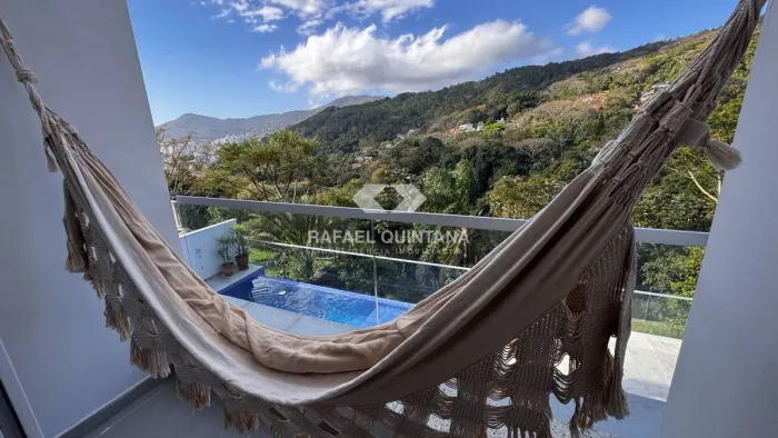 VENDA: Casa 3 Quartos sendo 3 Suítes, 2 Vagas Cobertas, Piscina, Condomínio Fechado, 346m²