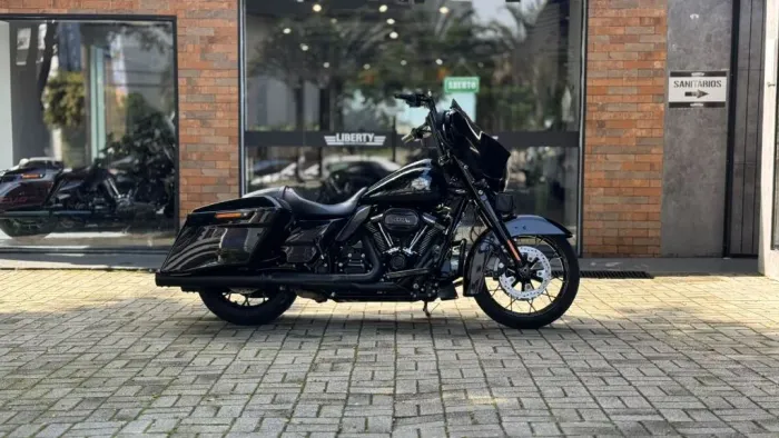 STREET GLIDE SPECIAL FLHXS