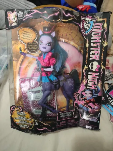 Monster high Avea Trotter na caixa 