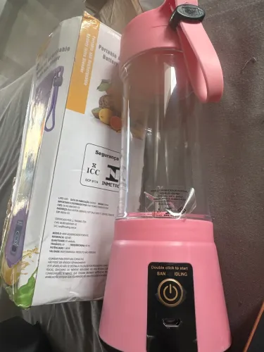 Mini liquidificador portátil a bateria