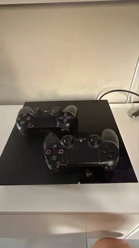 PLAYSTATION 4 Fat
