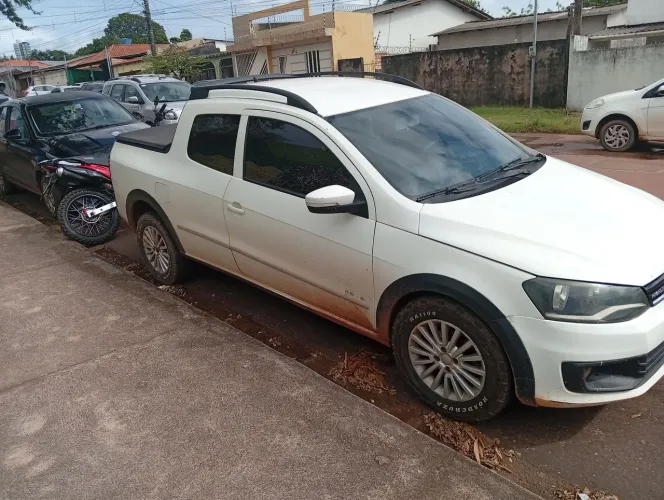 Volkswagen Saveiro Highline 1.6 T. Flex 8V CD 2016