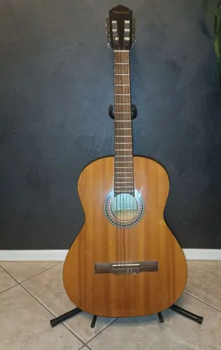 VIOLÃO GIANNINI CORDA DE NYLON COM PEDESTAL E APARELHO DE AFINAÇÃO