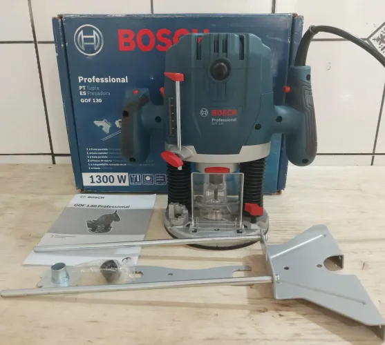Bosh Tupia de coluna GOF130 de 1300w. Seminova Completa na caixa com garantia até 2028