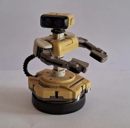 R.O.B. Famicon Colors Amiibo Nintendo exatamente como na foto