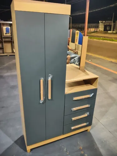 Guarda roupa cômoda