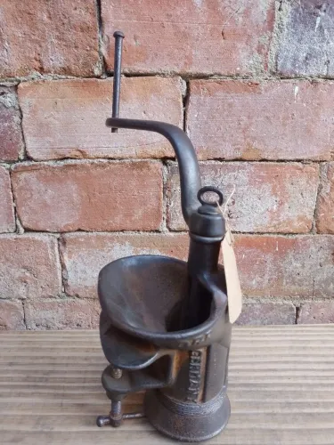 Moedor de café antigo