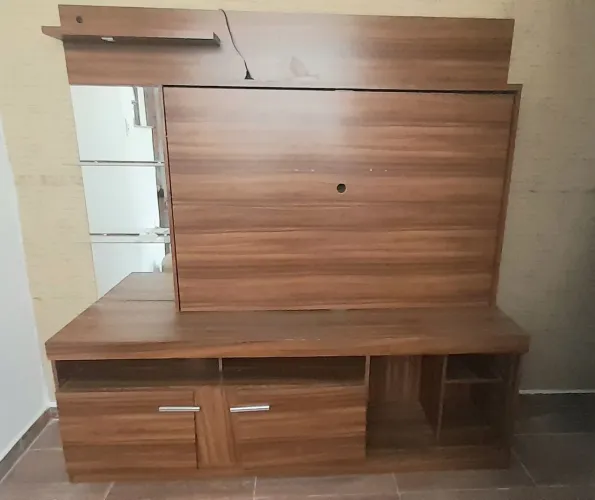 Estante Rack TV 50' iluminada espelhada