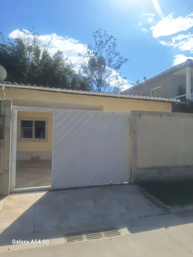 Alugo casa térreo com quintal
