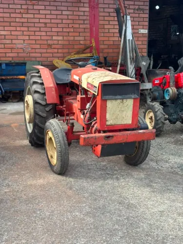 Trator AGRALE 420