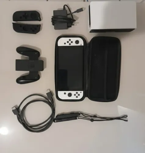 Nintendo switch OLED (bloqueado) + acessórios 