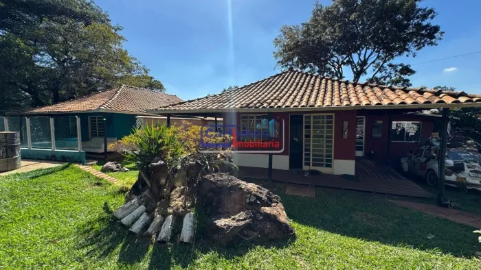 Chacára com 2 chalés, piscina e área gourmet no bairro Vivendas Santa Mônica, Igarapé/MG