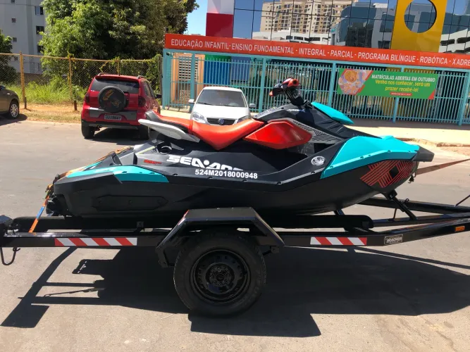 Jet Ski spark trixx 2 lugares com re e freio