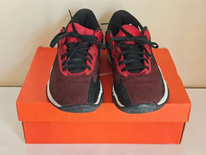 Tênis de basquete, Basqueteira, Nike Precision 6
