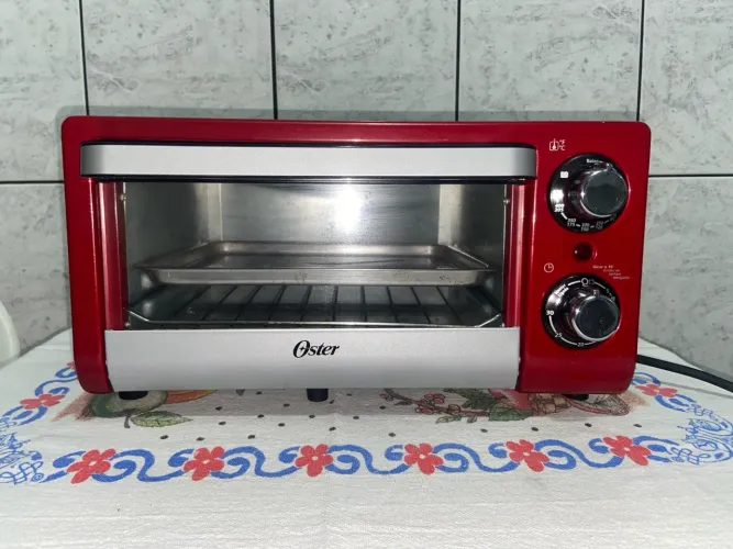 Forno Elétrico Oster Compact de 10 litros.