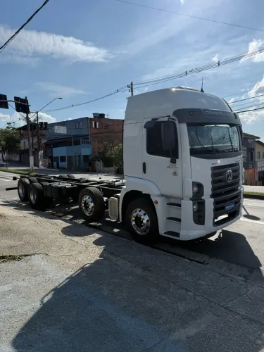 Vw 30330 2023 Bitruck 8x2 chassi 4 eixos super novo