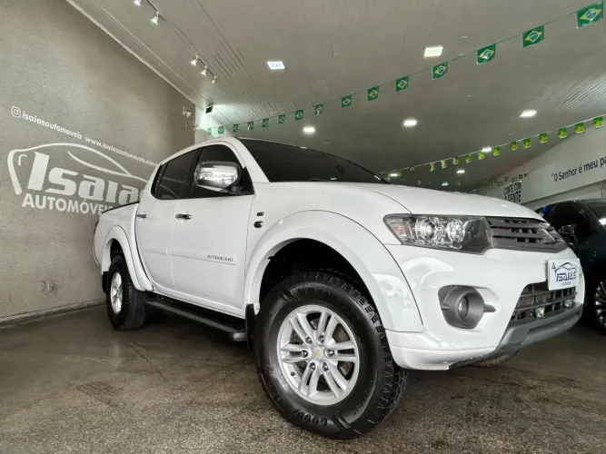 Mitsubishi L200 Triton HPE 3.2 CD TB Int.diesel AUT 2015