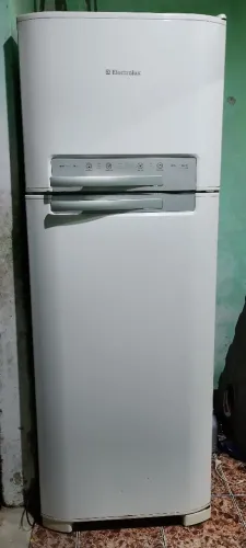 Geladeira Eletrolux 430 litros