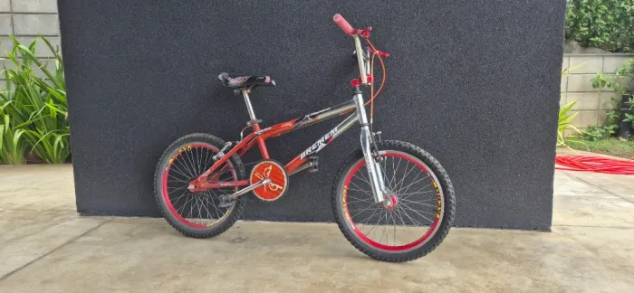 Bicicleta BMX Cross Bremen Aro 20 - Cromada e Vermelha