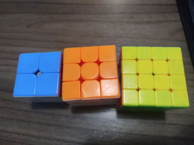 Kit de cubo mágico 2x2, 3x3 e 4x4