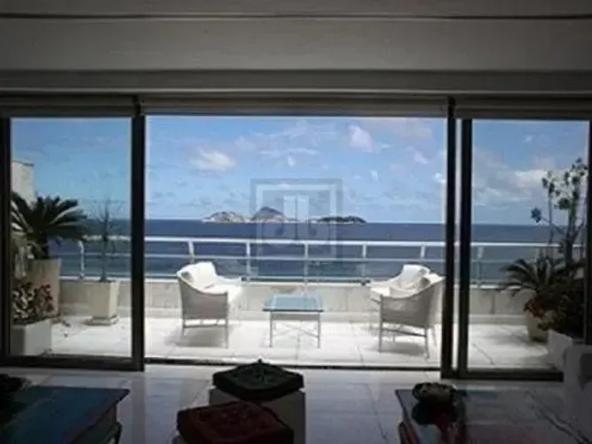 Ipanema Vieira Souto Frontal mar Vista Cinematográfica Cobertura Duplex 3 Suítes com close