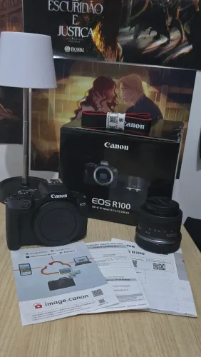 Câmera Canon R100 nova 