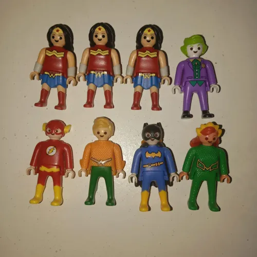 Kinder DC playmobil para troca