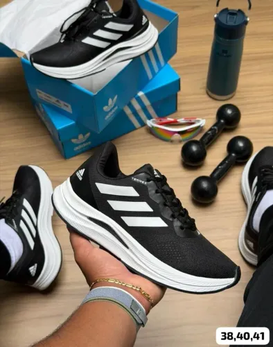 Estilo e Desempenho em um só tênis 