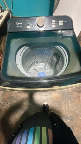 Vendo máquina Midea 13 kg