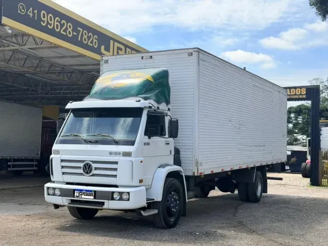 vw 13180 ano 2001 com bau de 9 metros motor mwm