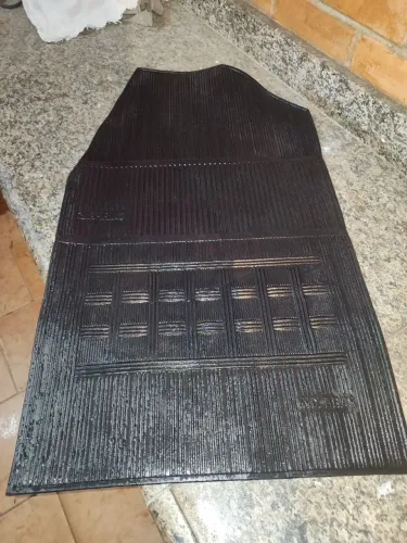 Tapete borracha original Chevette DL 3brio somente uma peça lado direito carona