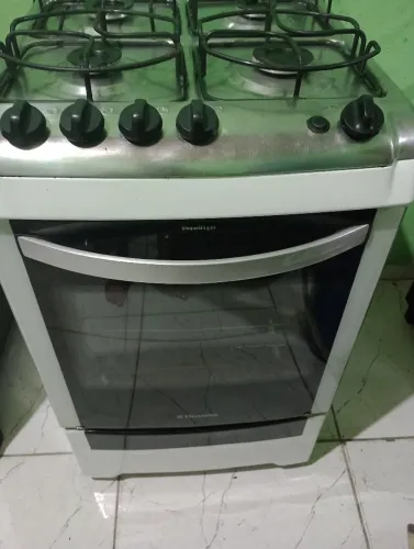 Fogão 4 bocas e forno OK funcionando perfeitamente (FAÇO ENTREGA))