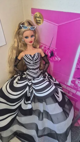 Barbie Signature 65 anos