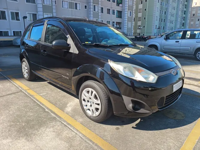 Ford Fiesta SE 1.6 8V Flex 5P 2014