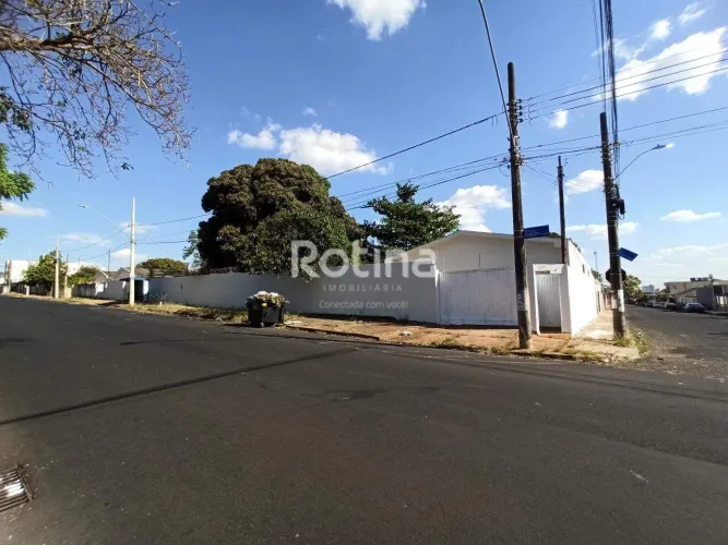 Casa para alugar, 3 quartos, Tibery - Uberlândia/MG - Rotina Imobiliária