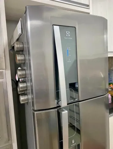 Geladeira Electrolux Inox Frostfree