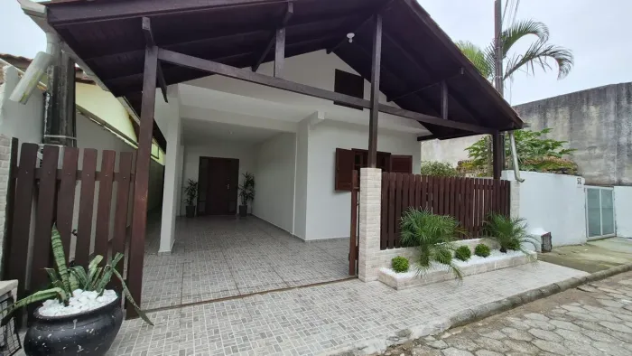 ? BAIXOU PARA R$ 565 MIL! CASA COM 5 DORMITÓRIOS NOS INGLESES - EXCELENTE OPORTUNIDADE