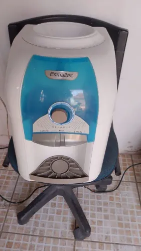 VENDO UM GELAGUA ESMALTEC