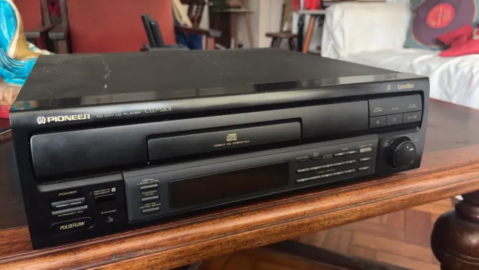 Pioneer LaserDisc CLD-S201 + 34 LaserDiscs (Shows, Óperas e Concertos) - Funcionando