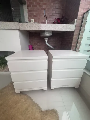 Criado Mudo, branco com rodinhas