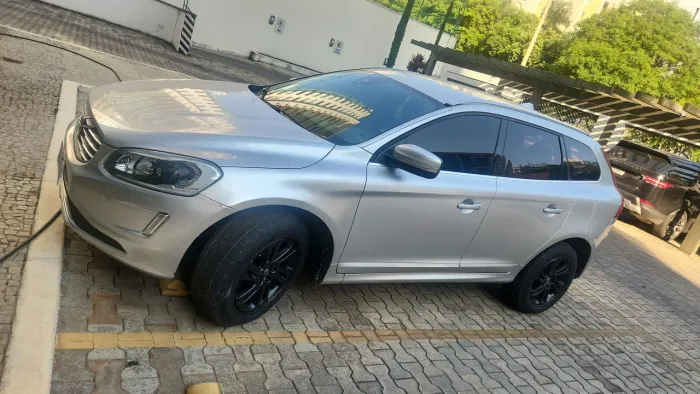 Volvo XC 60 T-5 Kinetic 2.0 245cv FWD 5P 2016