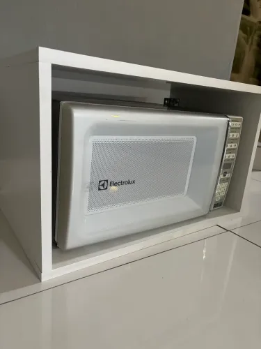 Microondas Electrolux + nicho