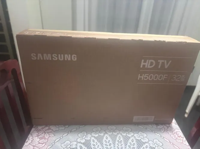 Tv Samsung 32 polegadas ,lacrada na caixa,nunca aberta.  
