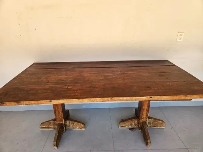 Mesa de madeira sólida retângular com 6 lugares