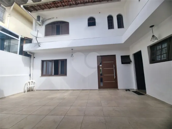 Sobrado à venda ou para alugar com 3 quartos, sendo 2 suítes, em Vila Sônia, São Paulo - S