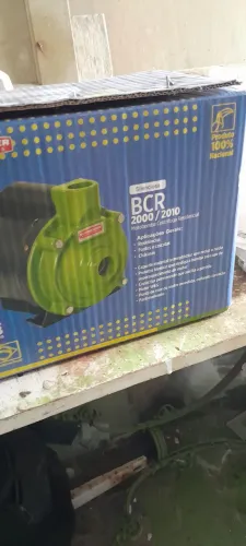 Vende-se bomba d'água