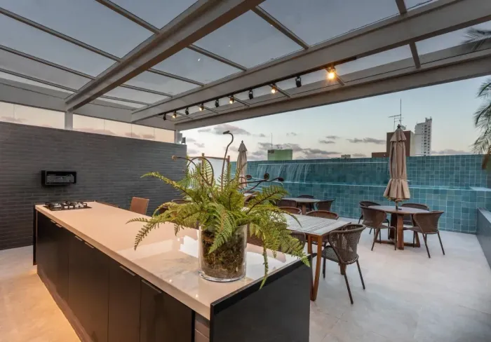APARTAMENTO MOBILIADO NO MANAÍRA | 5.500,00 | PRÉDIO COMPLETO