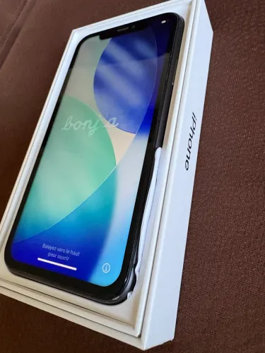 iPhone 11 64GB preto