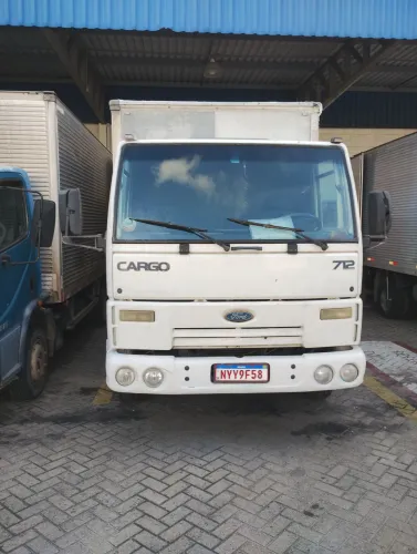Vendo caminhão Ford cargo 712 ano 
