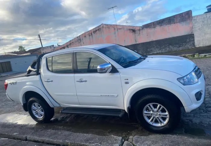 Mitsubishi L200 Triton HPE 3.2 CD TB Int.diesel AUT 2015